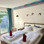 Seaside-townhouse 公寓式酒店 3*