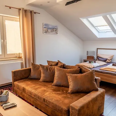 Seaside-townhouse 公寓式酒店 3*