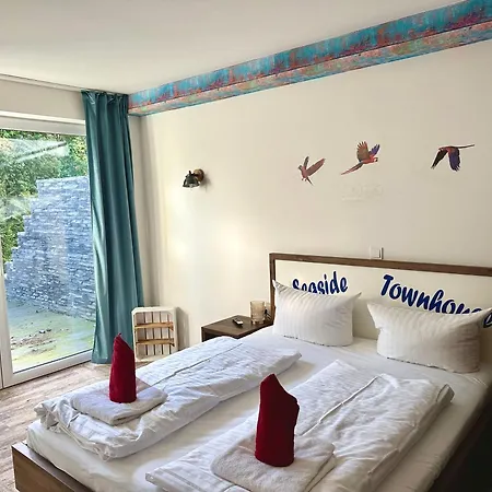 Seaside-townhouse 公寓式酒店 3*