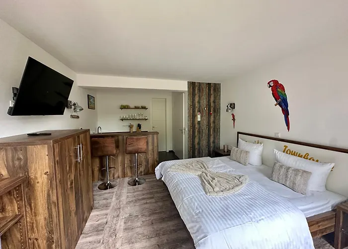 מלון דירות Seaside-townhouse 2*