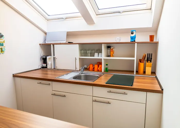 מלון דירות Seaside-townhouse 2*